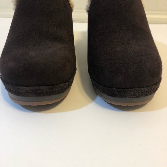 Basically New Crocs - Picture 3 of 7